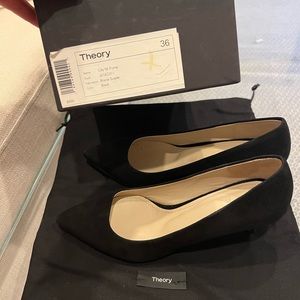 Theory Seude City Pump